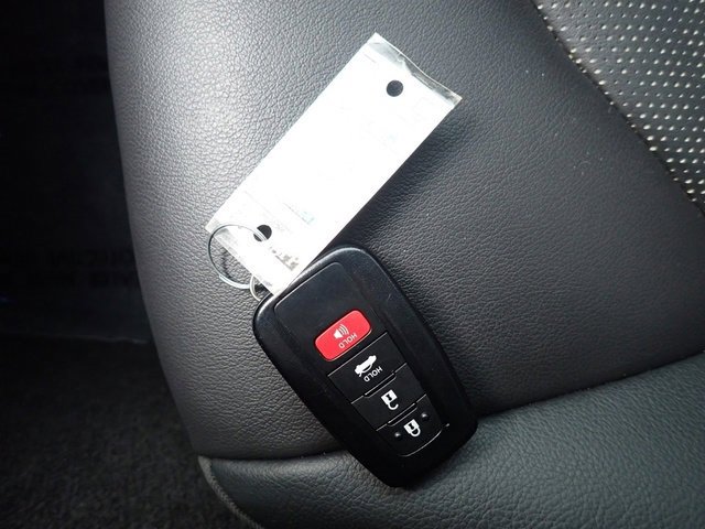 Used 2023 Toyota Camry XSE image 30