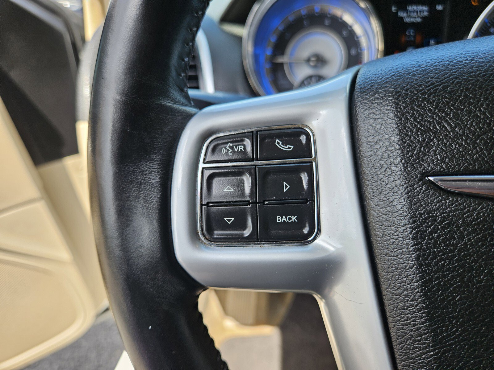 Used 2014 Chrysler 300 image 26