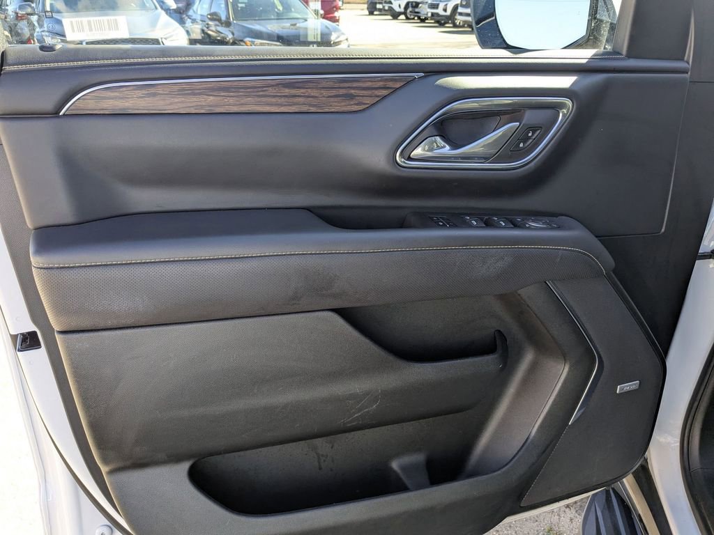 Used 2023 Chevrolet Suburban Premier image 11