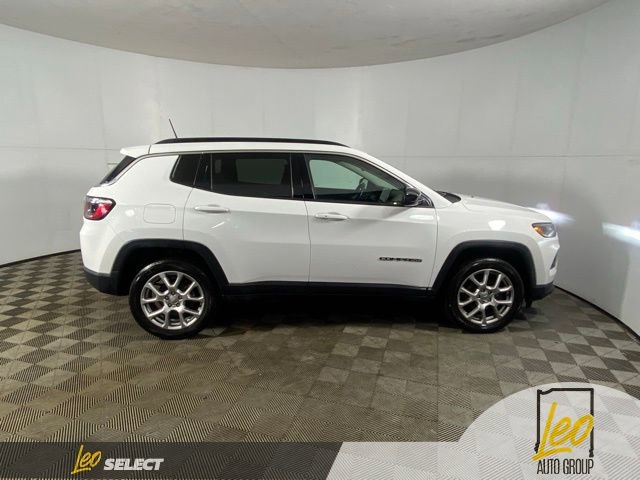 Used 2022 Jeep Compass Latitude image 5