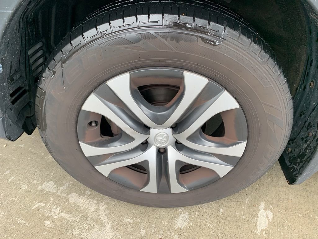 Used 2016 Toyota RAV4 LE image 9