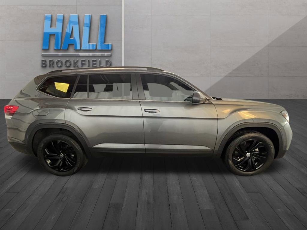 Certified 2023 Volkswagen Atlas SE image 7