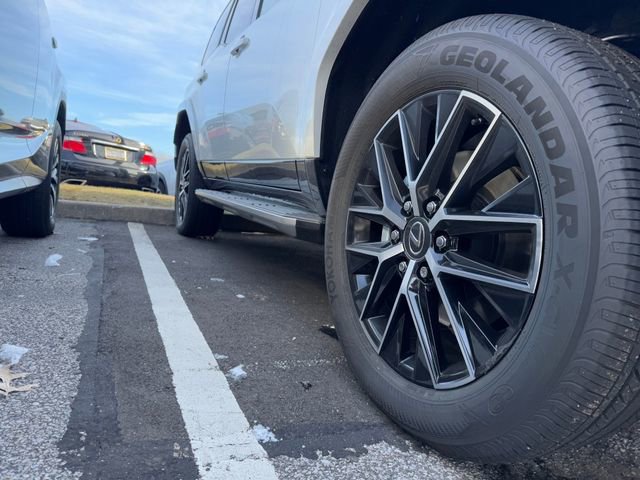 New 2024 Lexus GX 550 w/ Accessory Package (Z1) image 11