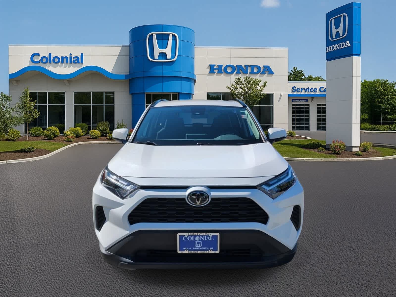 Used 2023 Toyota RAV4 XLE AWD/4WD image 9
