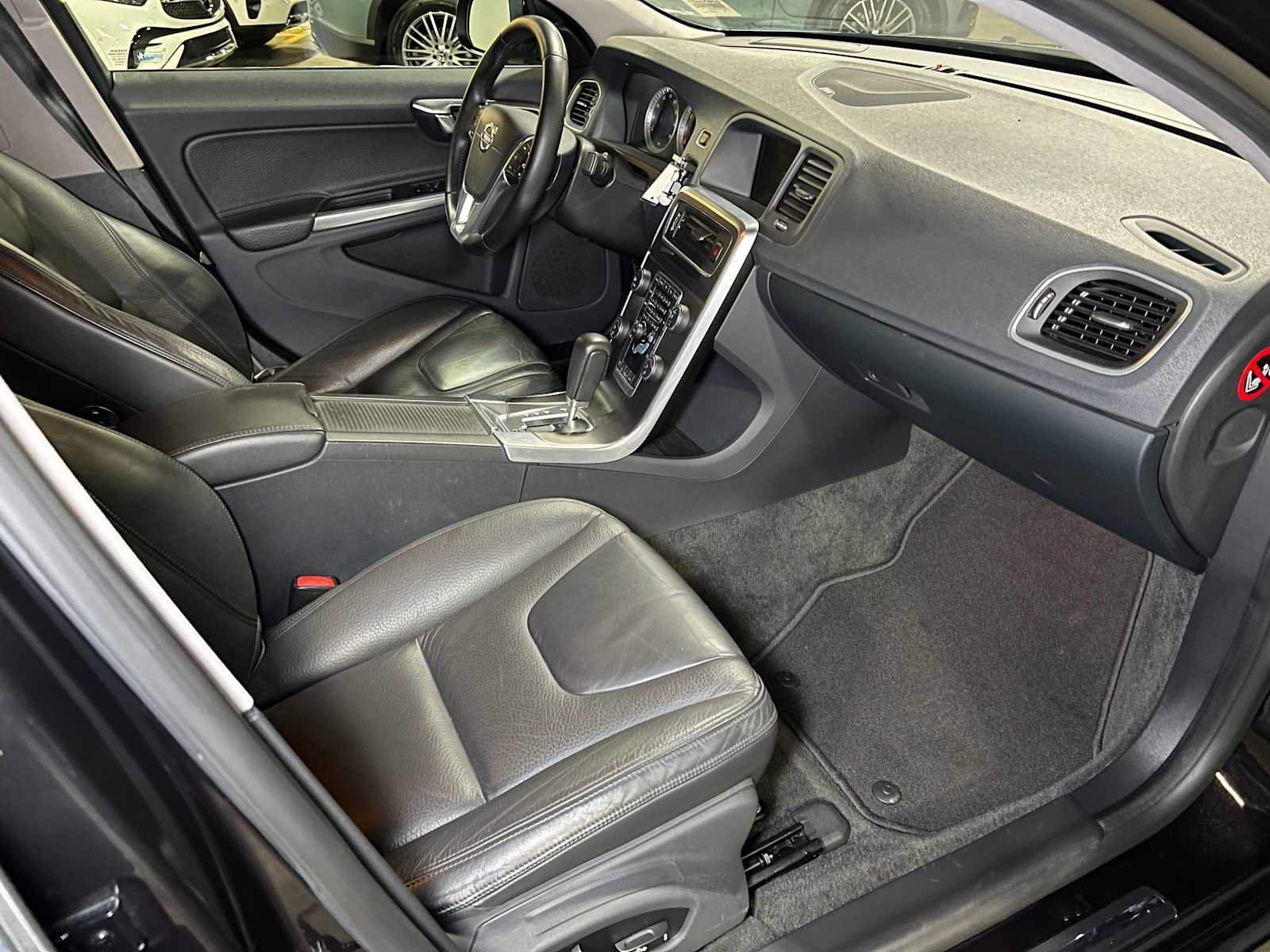 Used 2011 Volvo S60 T6 AWD/4WD image 11