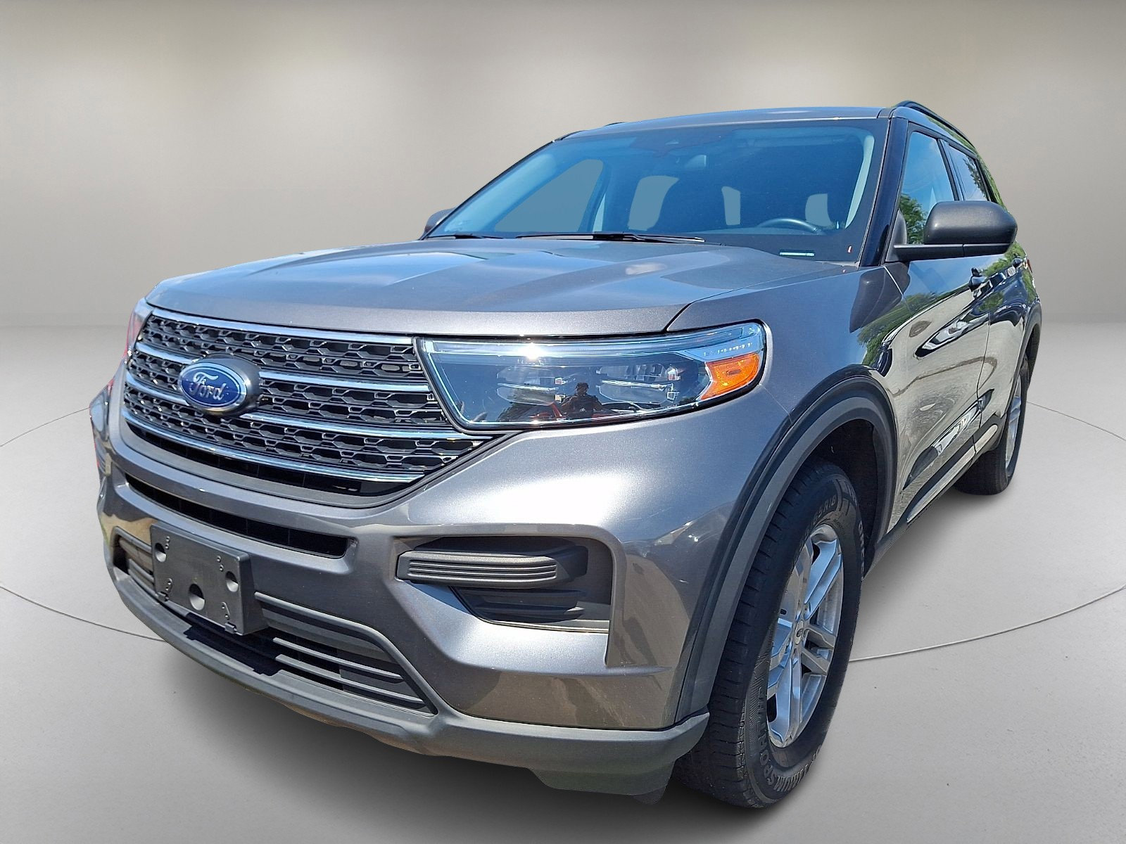 Used 2022 Ford Explorer XLT w/ Class IV Trailer Tow Package AWD/4WD image 3