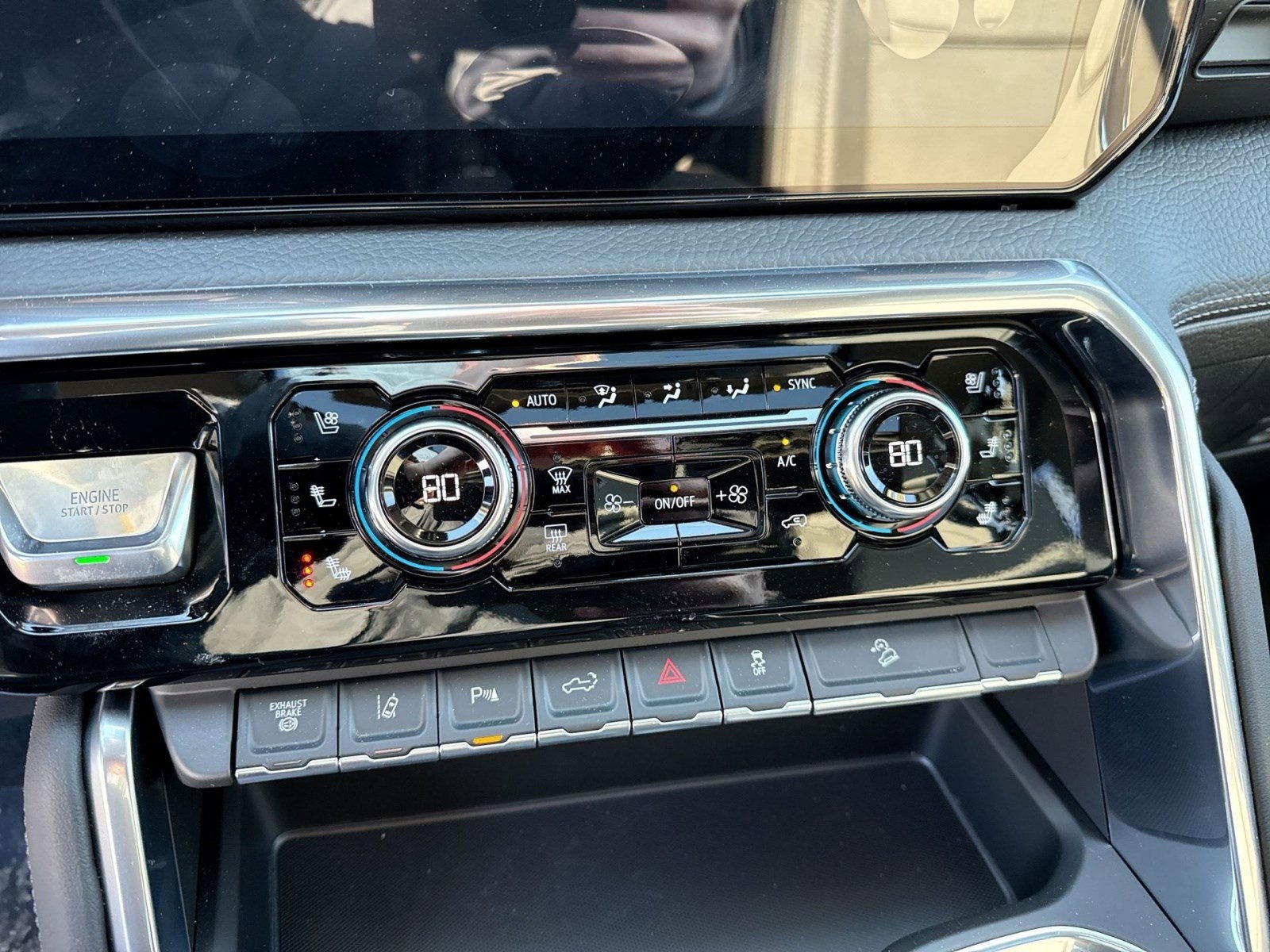 New 2026 GMC Sierra 2500 Denali w/ Denali Reserve Package image 17