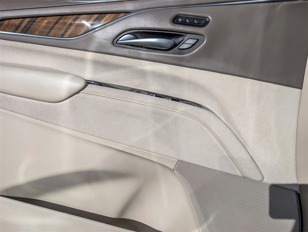 Certified 2022 Cadillac Escalade Premium Luxury Platinum image 7