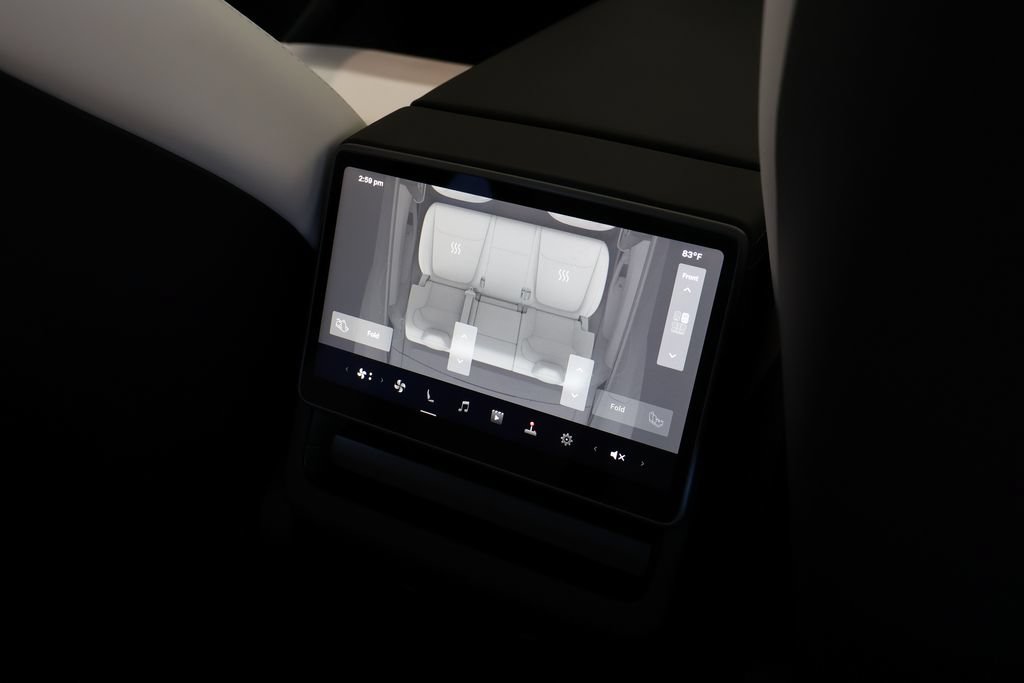 Used 2026 Tesla Model Y 2WD image 25