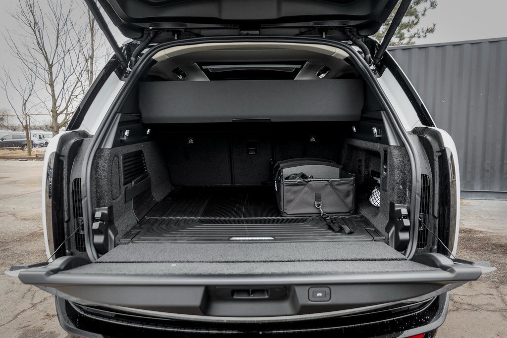New 2025 Land Rover Range Rover SE image 8