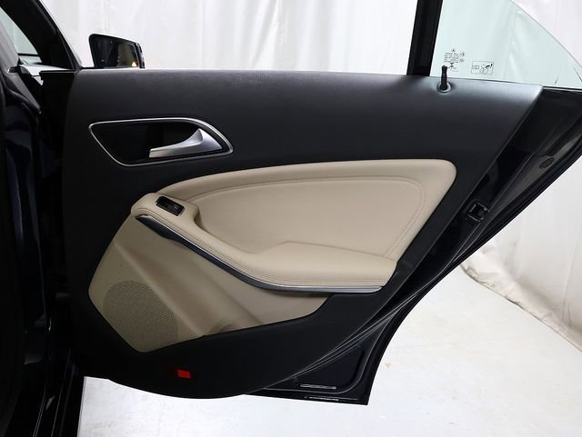 Used 2018 Mercedes-Benz CLA 250 4MATIC image 31