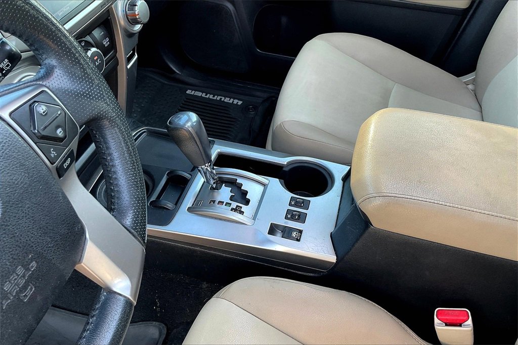 Used 2018 Toyota 4Runner SR5 Premium image 17