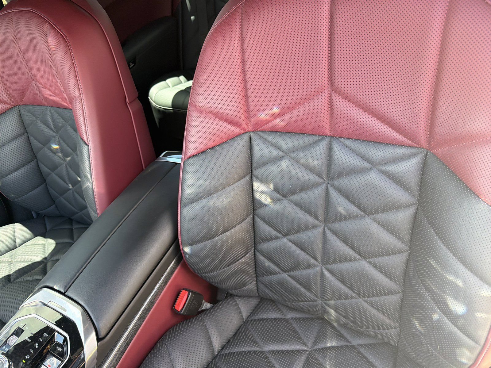 Used 2023 BMW 740i RWD image 25