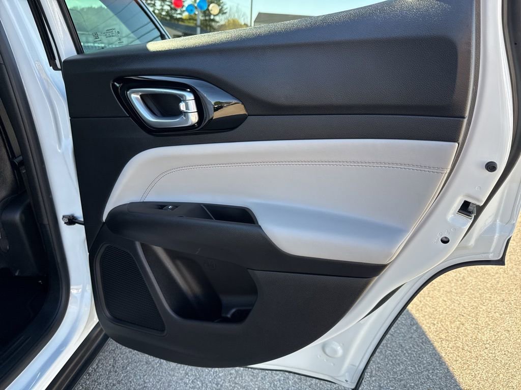 Used 2024 Jeep Compass Limited image 26