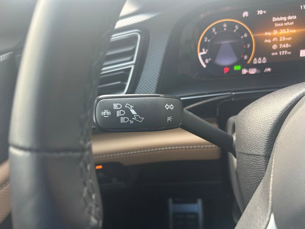 Certified 2024 Volkswagen Atlas Cross Sport SEL R-Line image 23