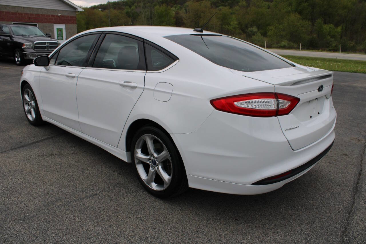 Used 2015 Ford Fusion SE w/ Equipment Group 201A FWD image 3