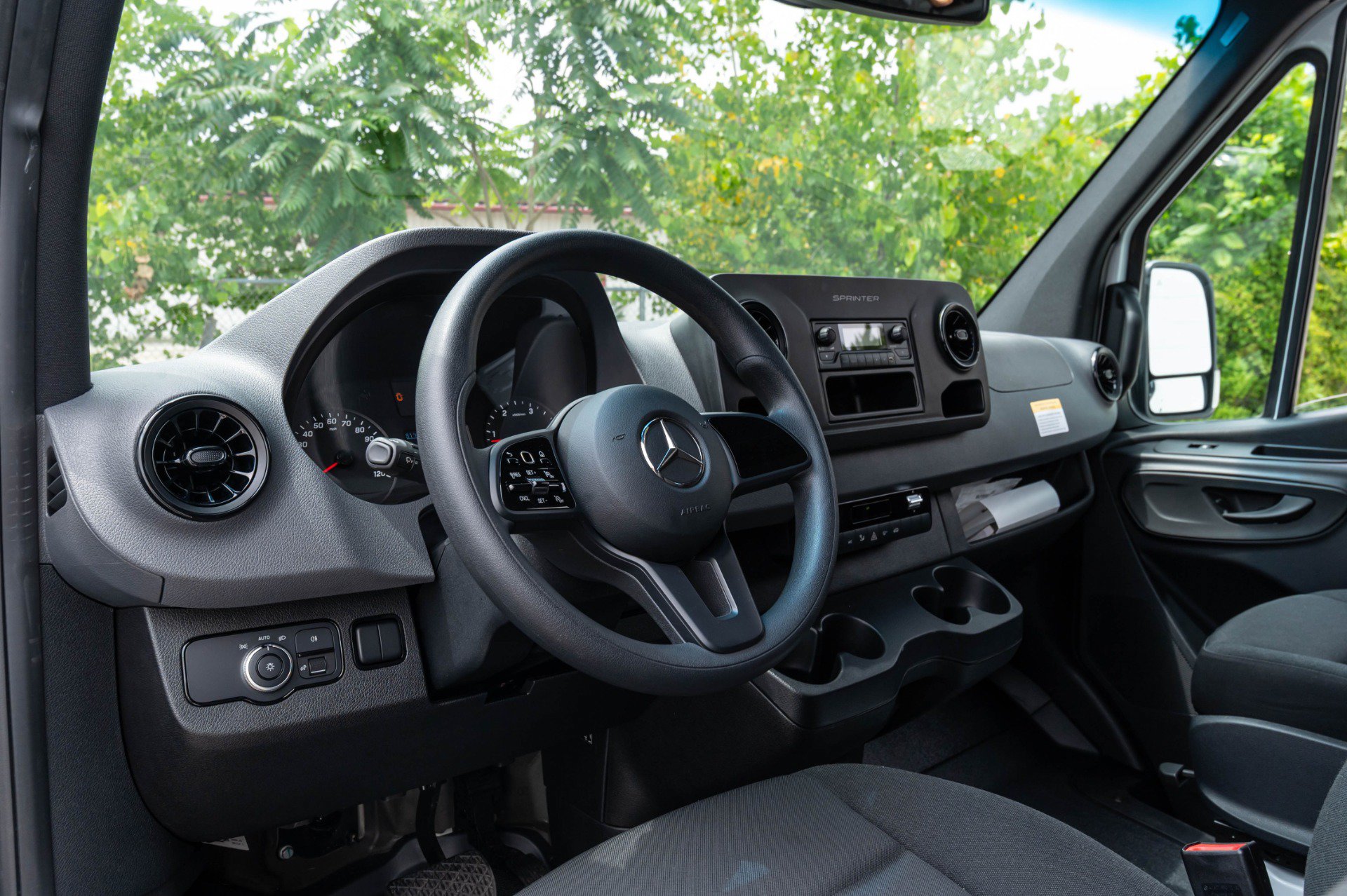 Used 2021 Mercedes-Benz Sprinter 2500 w/ Driver Convenience Package image 49