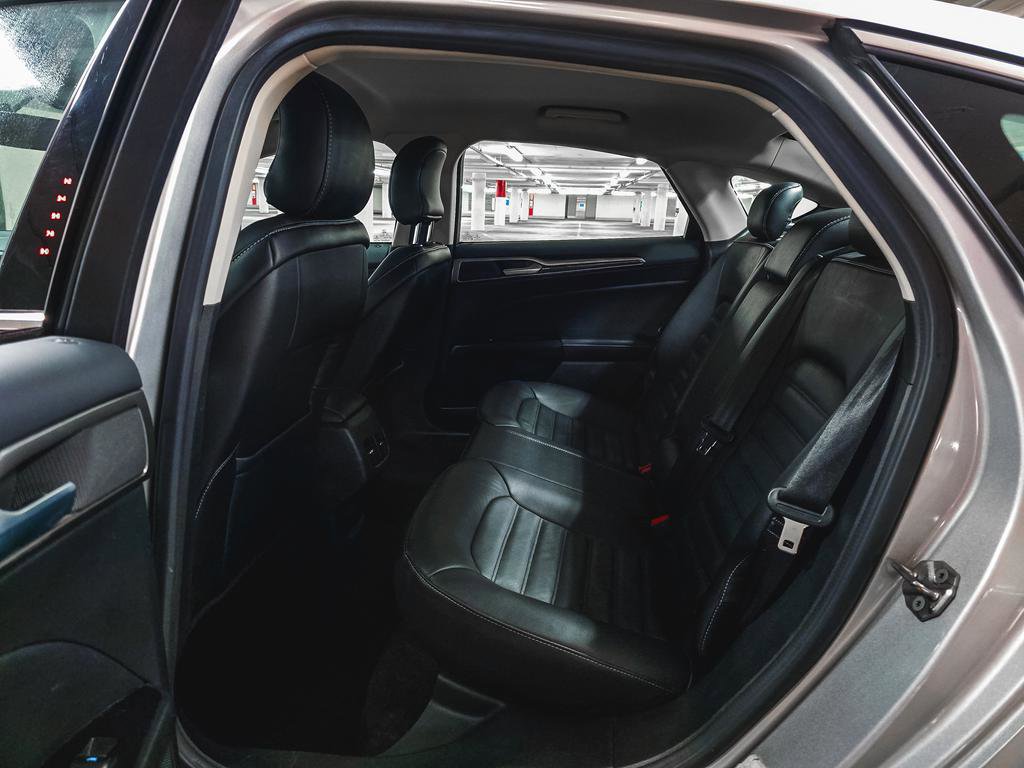 Used 2017 Ford Fusion SE w/ Fusion SE Technology Package image 20