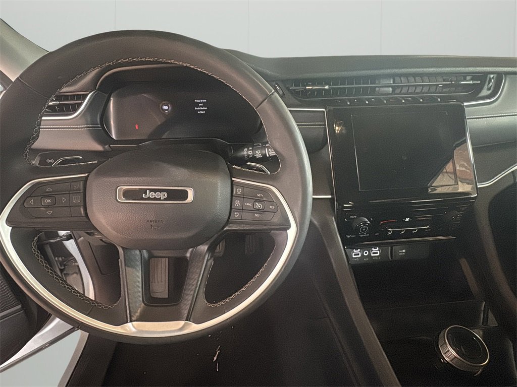 Used 2024 Jeep Grand Cherokee L Laredo image 9