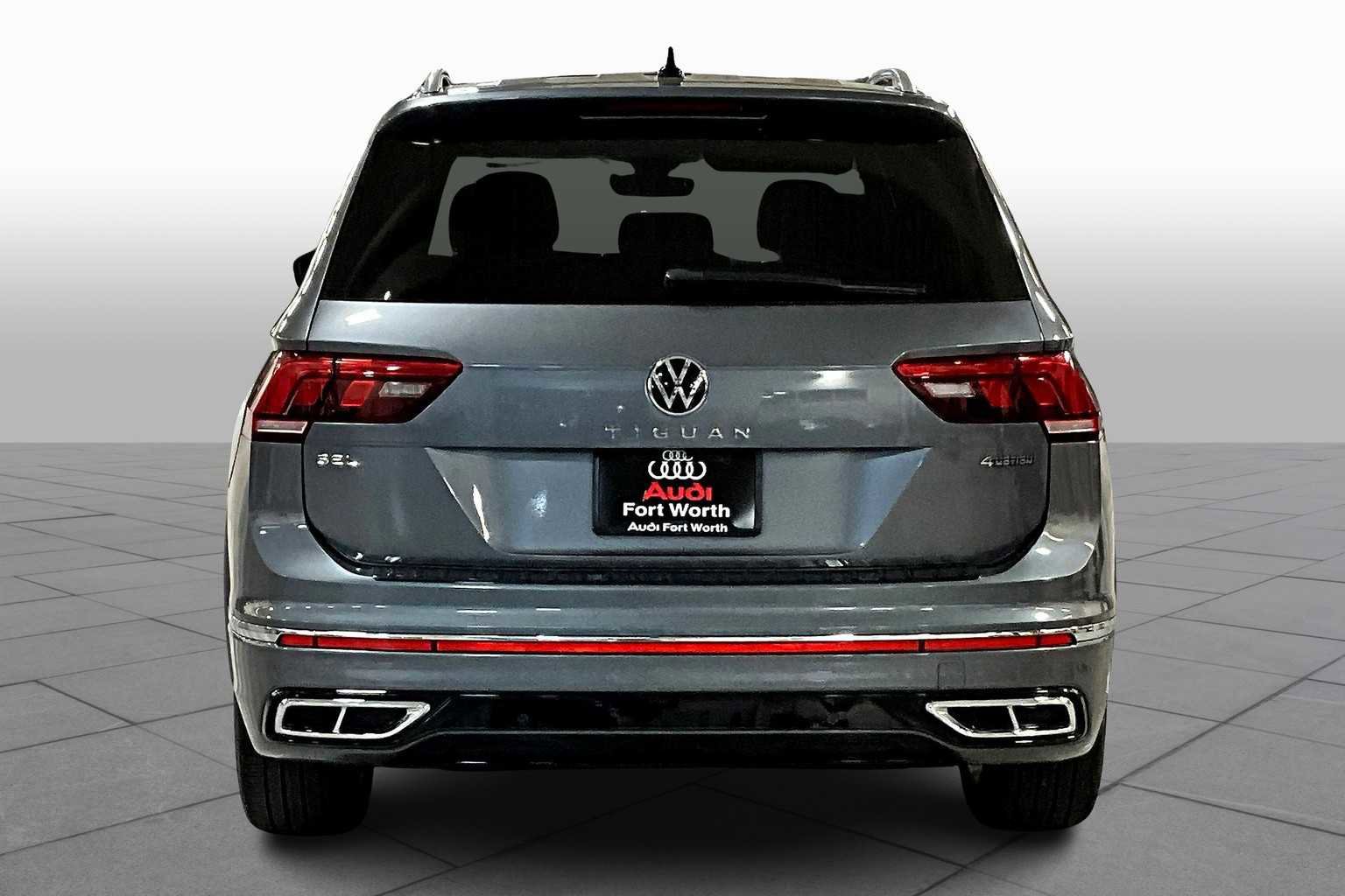 Used 2022 Volkswagen Tiguan SEL R-Line image 4