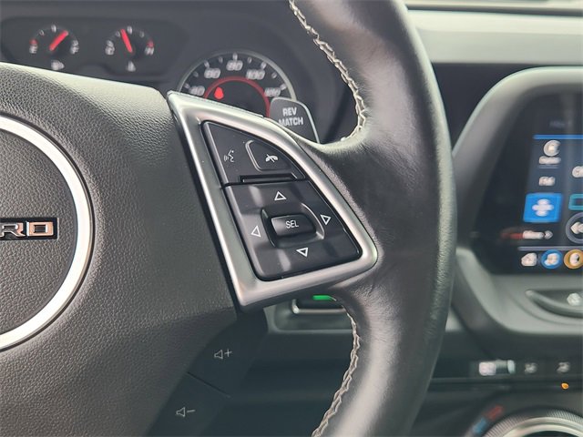 Used 2021 Chevrolet Camaro LT w/ Technology Package image 28