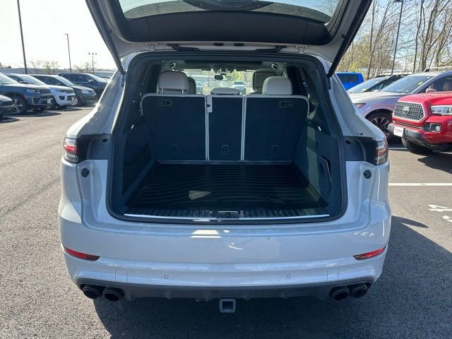 Used 2023 Porsche Cayenne S Platinum image 14