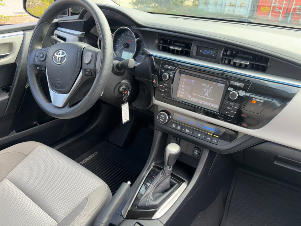 Used 2016 Toyota Corolla LE FWD image 28