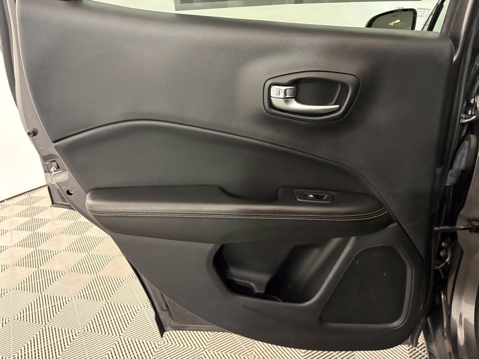 Used 2020 Jeep Compass Latitude AWD/4WD image 16