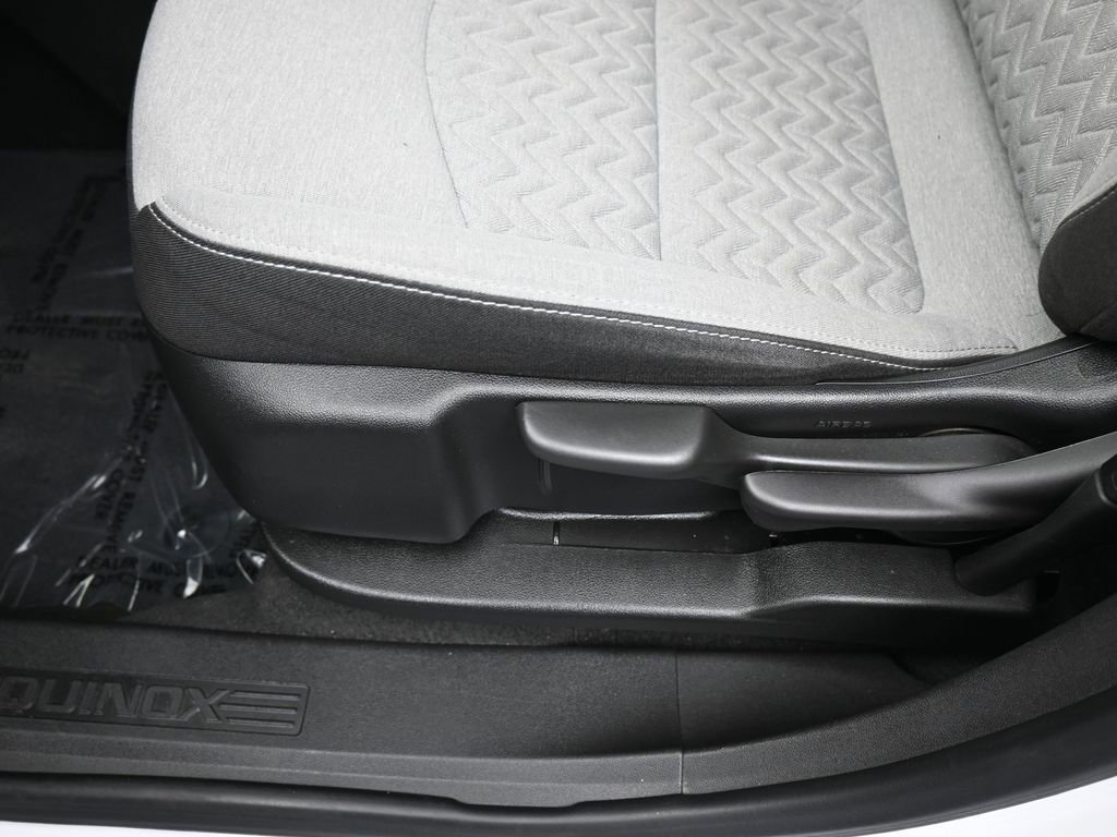 Used 2023 Chevrolet Equinox LS image 15