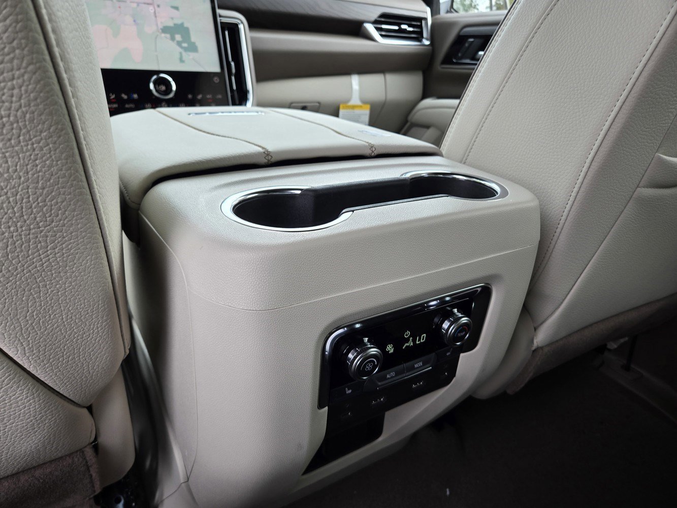New 2026 GMC Yukon Denali w/ Denali Reserve Package image 21