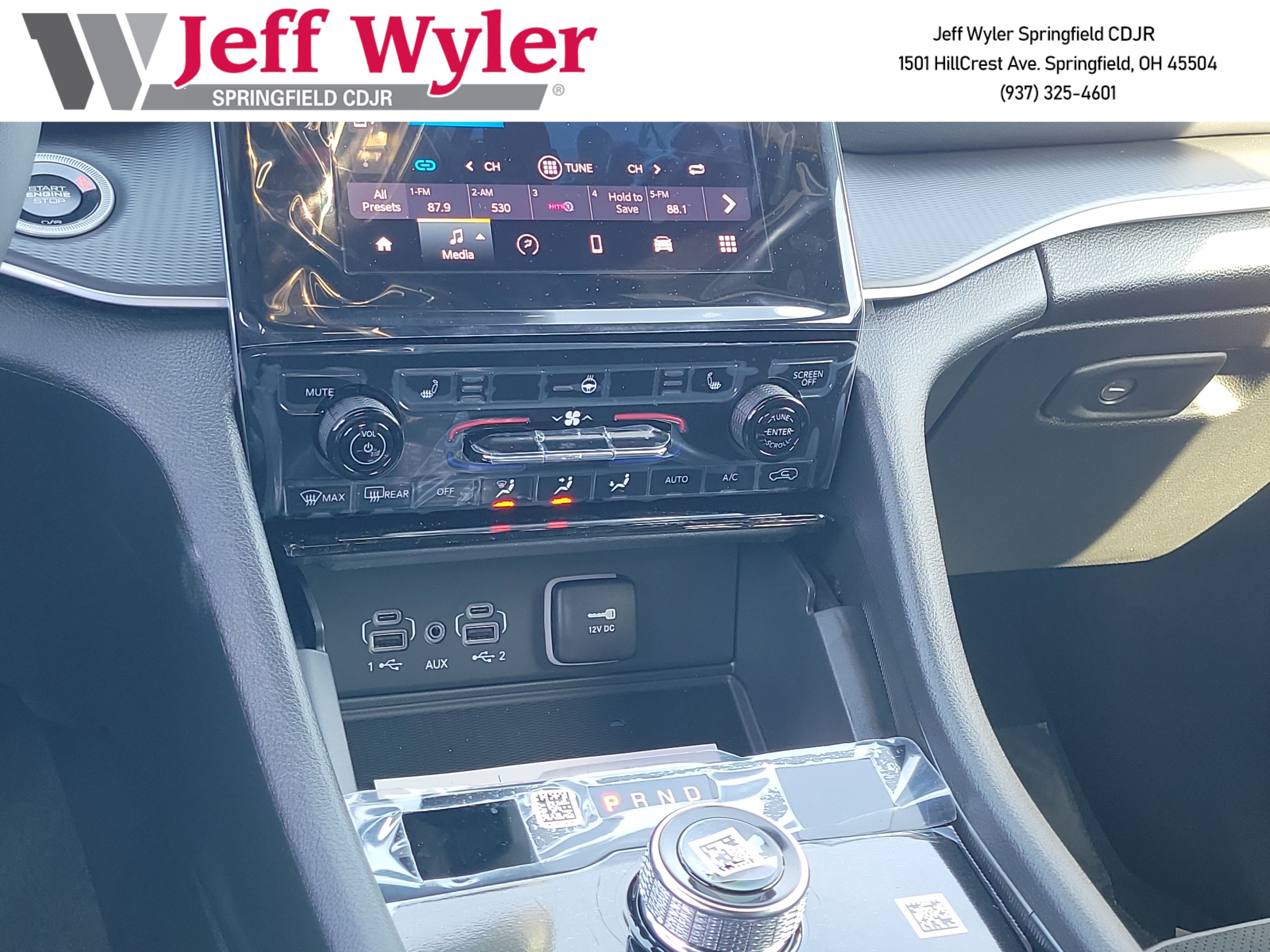 New 2025 Jeep Grand Cherokee L Altitude image 12