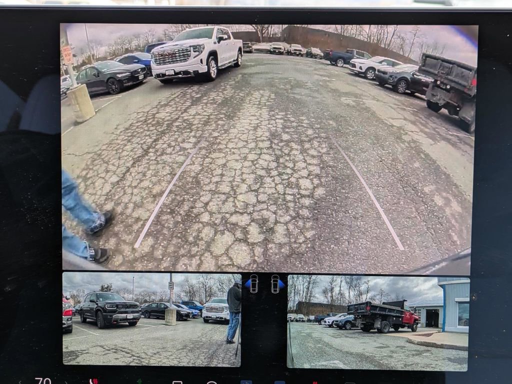 Used 2023 Tesla Model X image 9