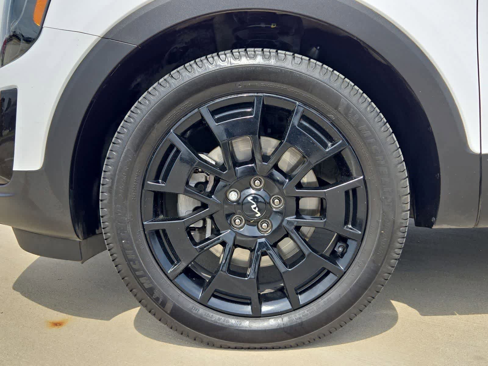 Used 2022 Kia Telluride EX w/ EX Premium Package image 12
