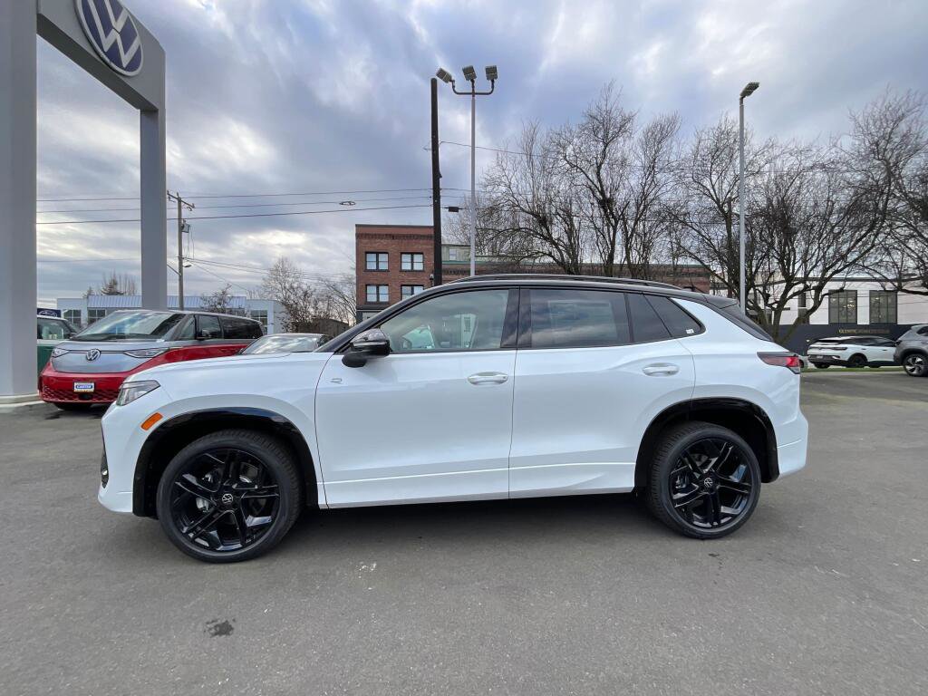 New 2026 Volkswagen Tiguan SE R-Line image 5