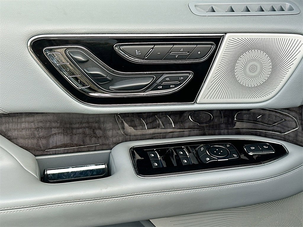 Used 2018 Lincoln Navigator Reserve w/ Technology Package image 21