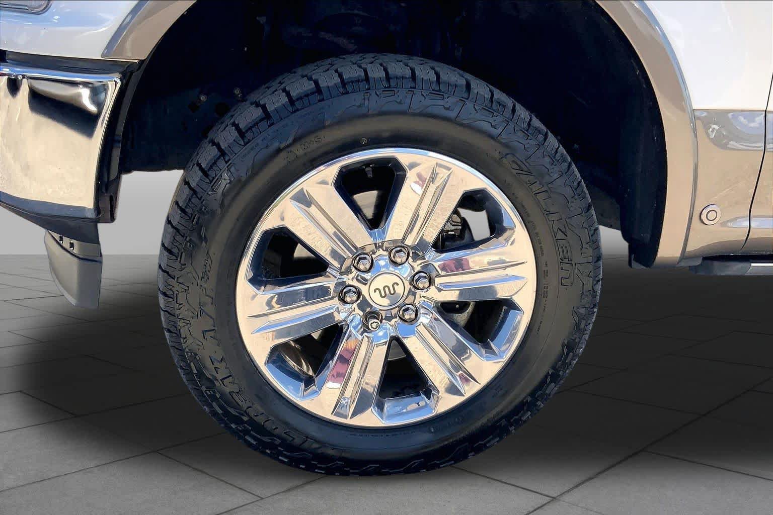 Used 2019 Ford F150 King Ranch w/ Equipment Group 601A Luxury AWD/4WD image 10