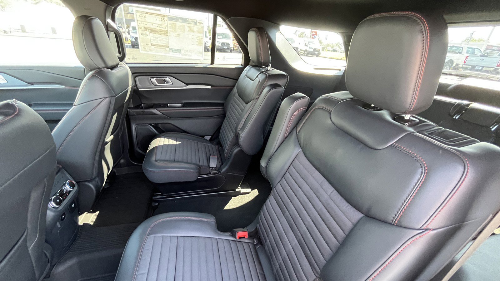 New 2026 Ford Explorer ST-Line w/ ST-Line Street Pack image 24