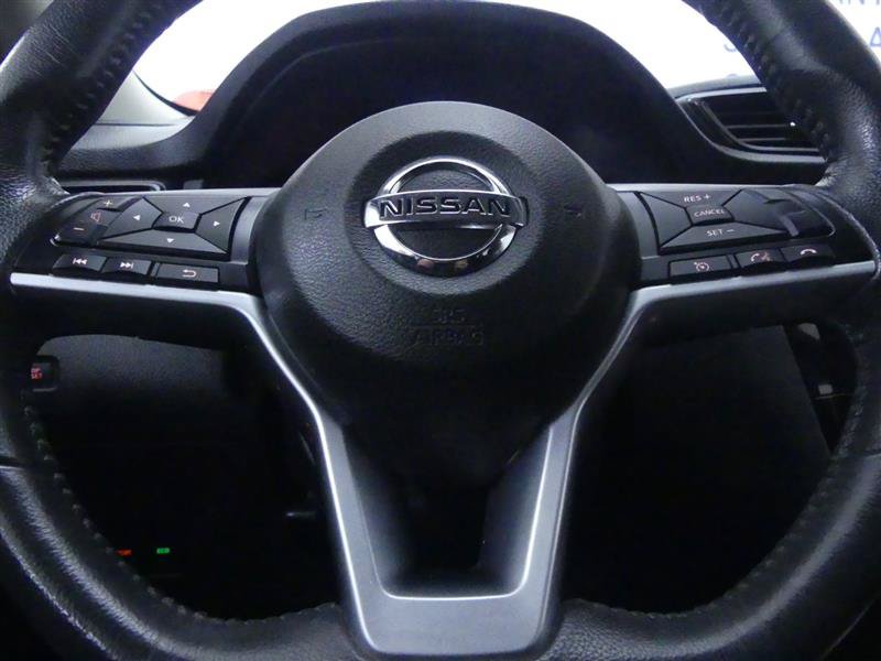 Used 2017 Nissan Rogue SV AWD/4WD image 16