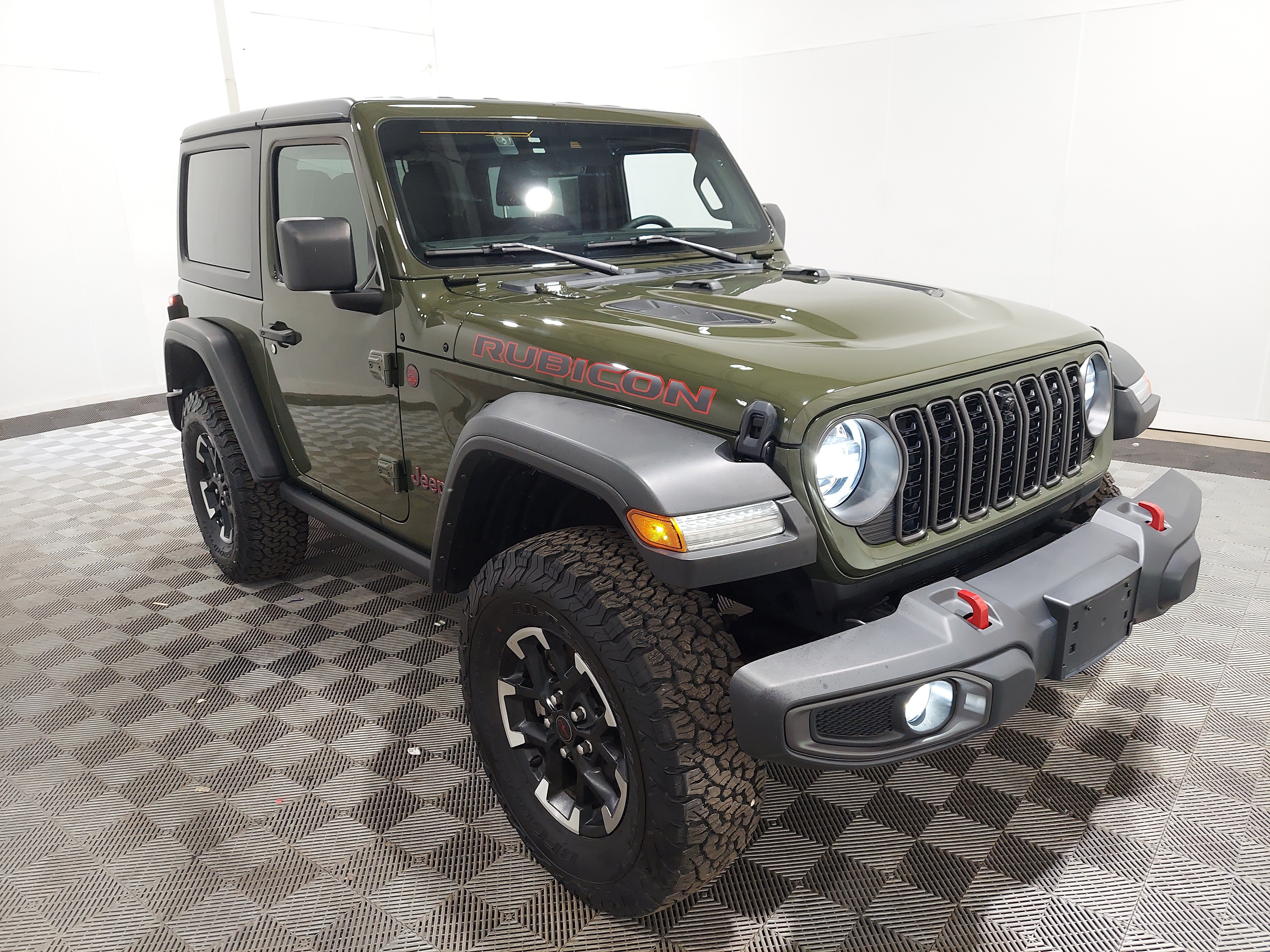 Used 2024 Jeep Wrangler Rubicon w/ Technology Group AWD/4WD image 4