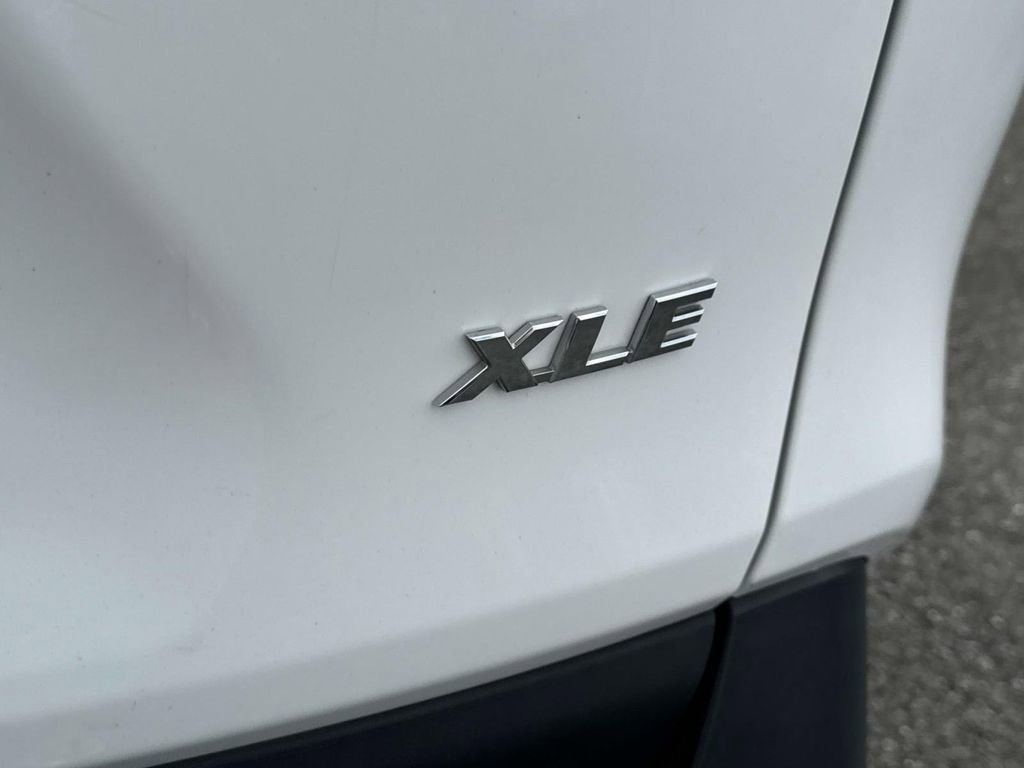 Used 2024 Toyota RAV4 XLE image 9