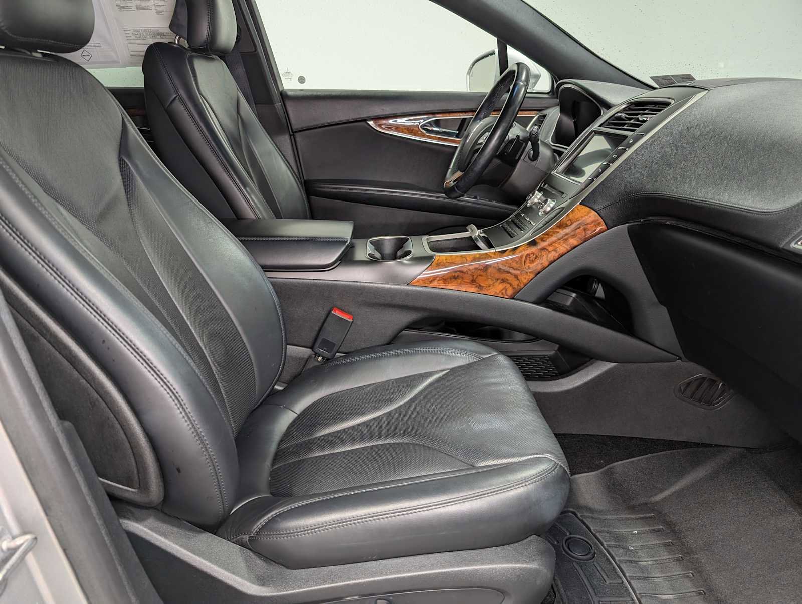 Used 2017 Lincoln MKX Reserve image 41