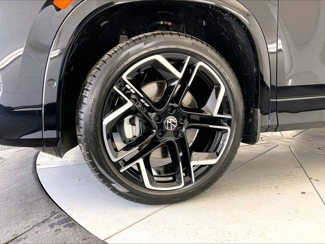 New 2026 Volkswagen Tiguan SEL R-Line AWD/4WD image 12