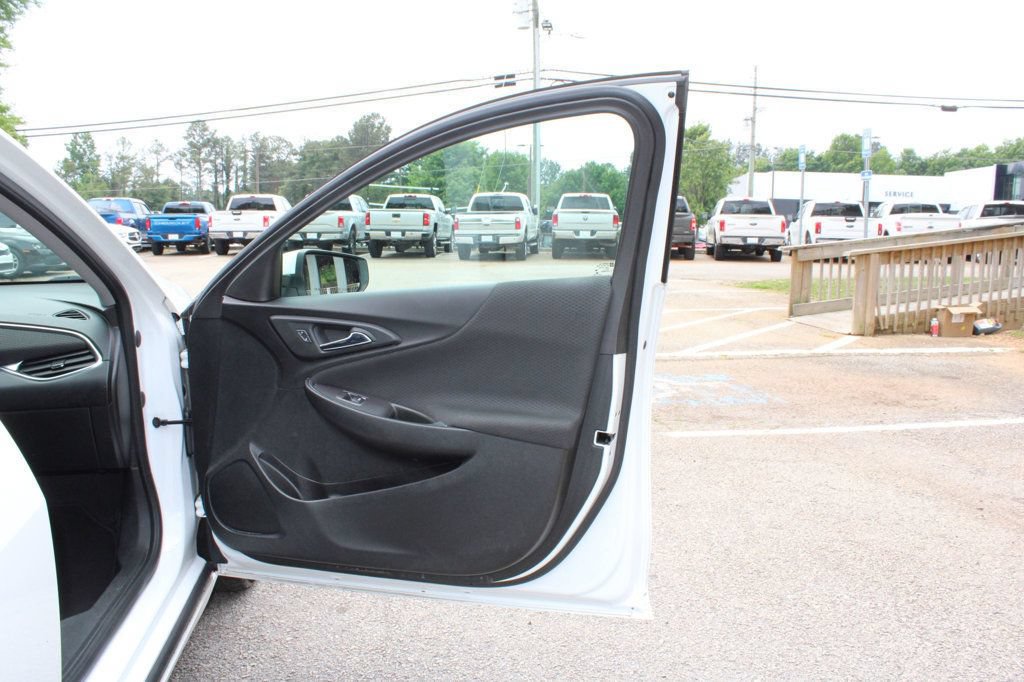 Used 2021 Chevrolet Malibu LT FWD image 27