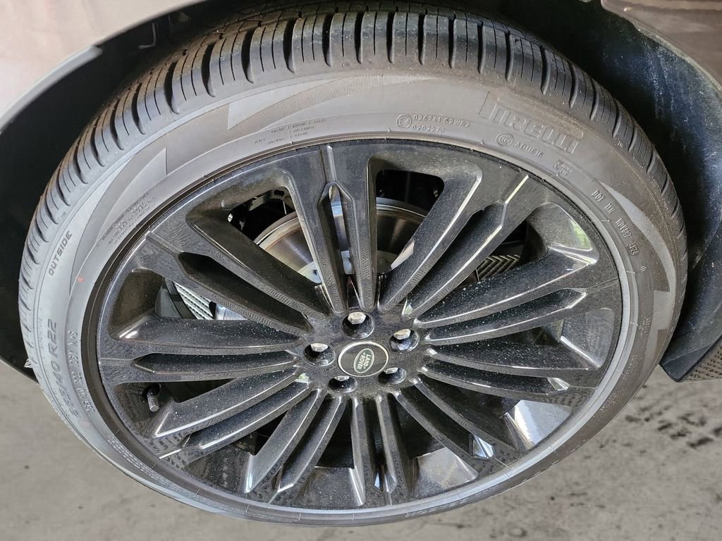 New 2026 Land Rover Range Rover Velar Dynamic SE image 12