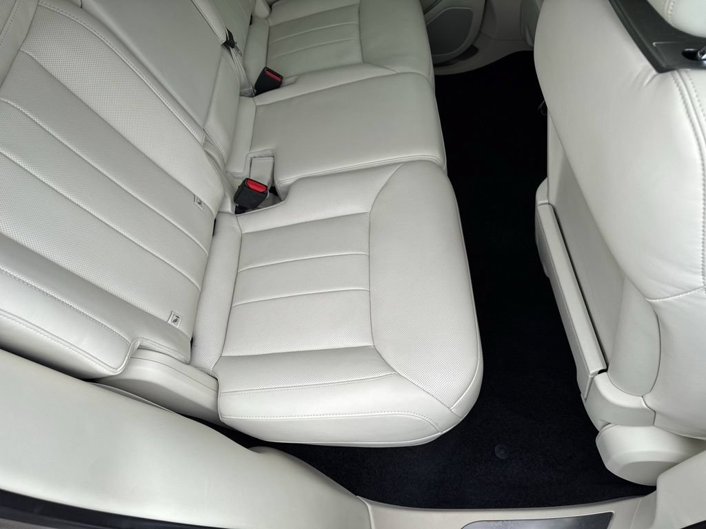Used 2023 Land Rover Range Rover First Edition AWD/4WD image 29
