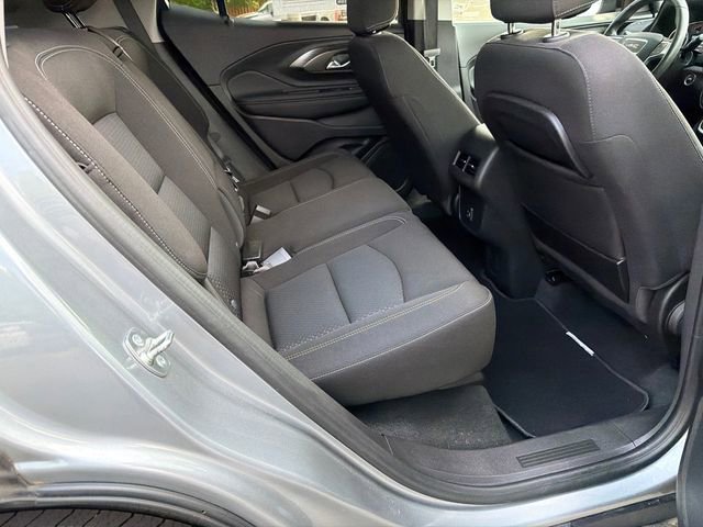 Used 2024 GMC Terrain SLE w/ Driver Convenience Package FWD image 15