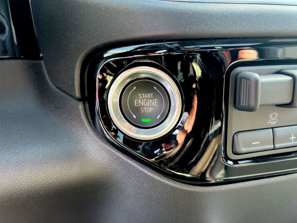 New 2025 Chevrolet Silverado 3500 LTZ w/ LTZ Plus Package AWD/4WD image 15