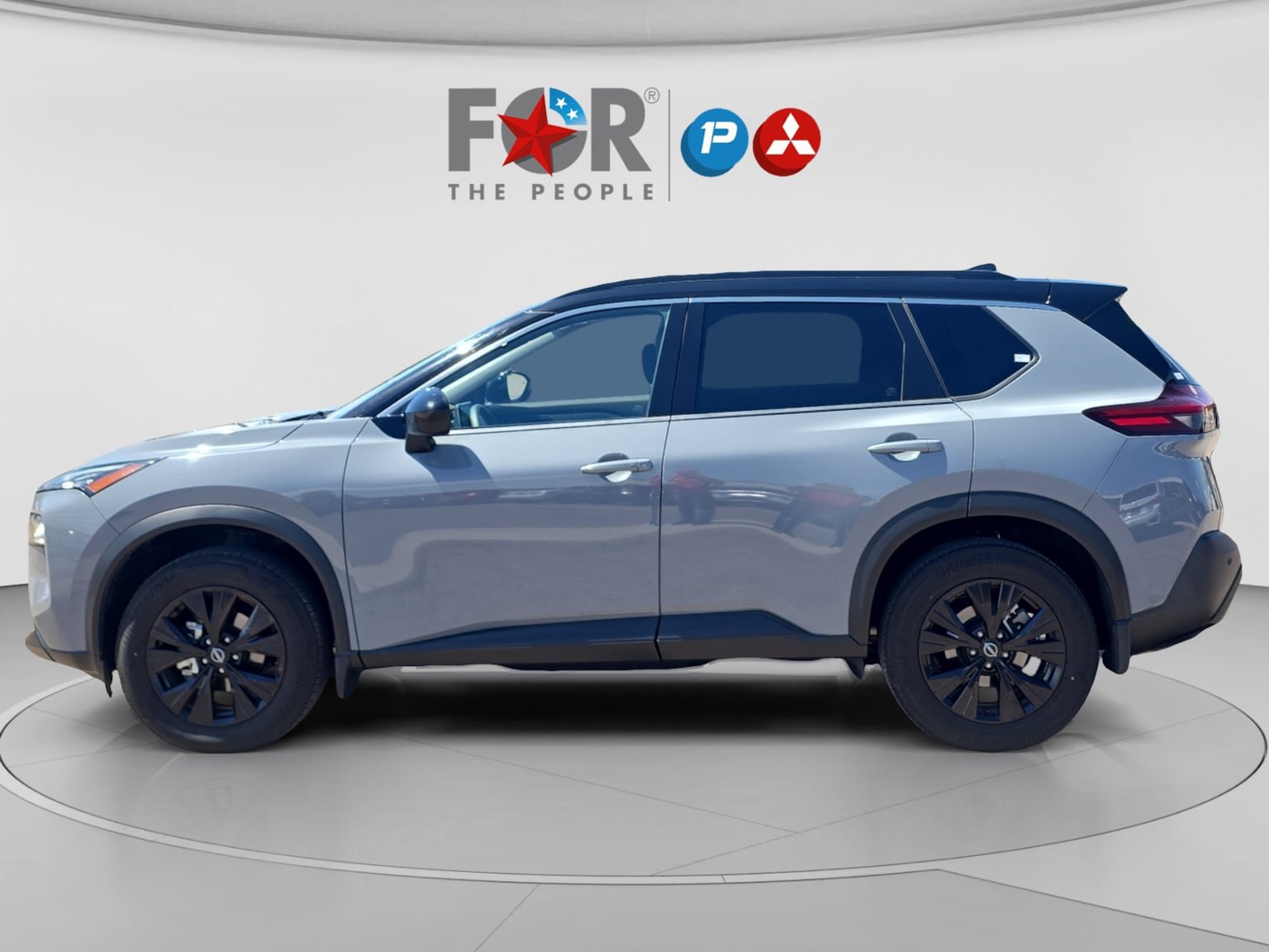 Used 2023 Nissan Rogue SV w/ SV Premium B Package FWD image 2