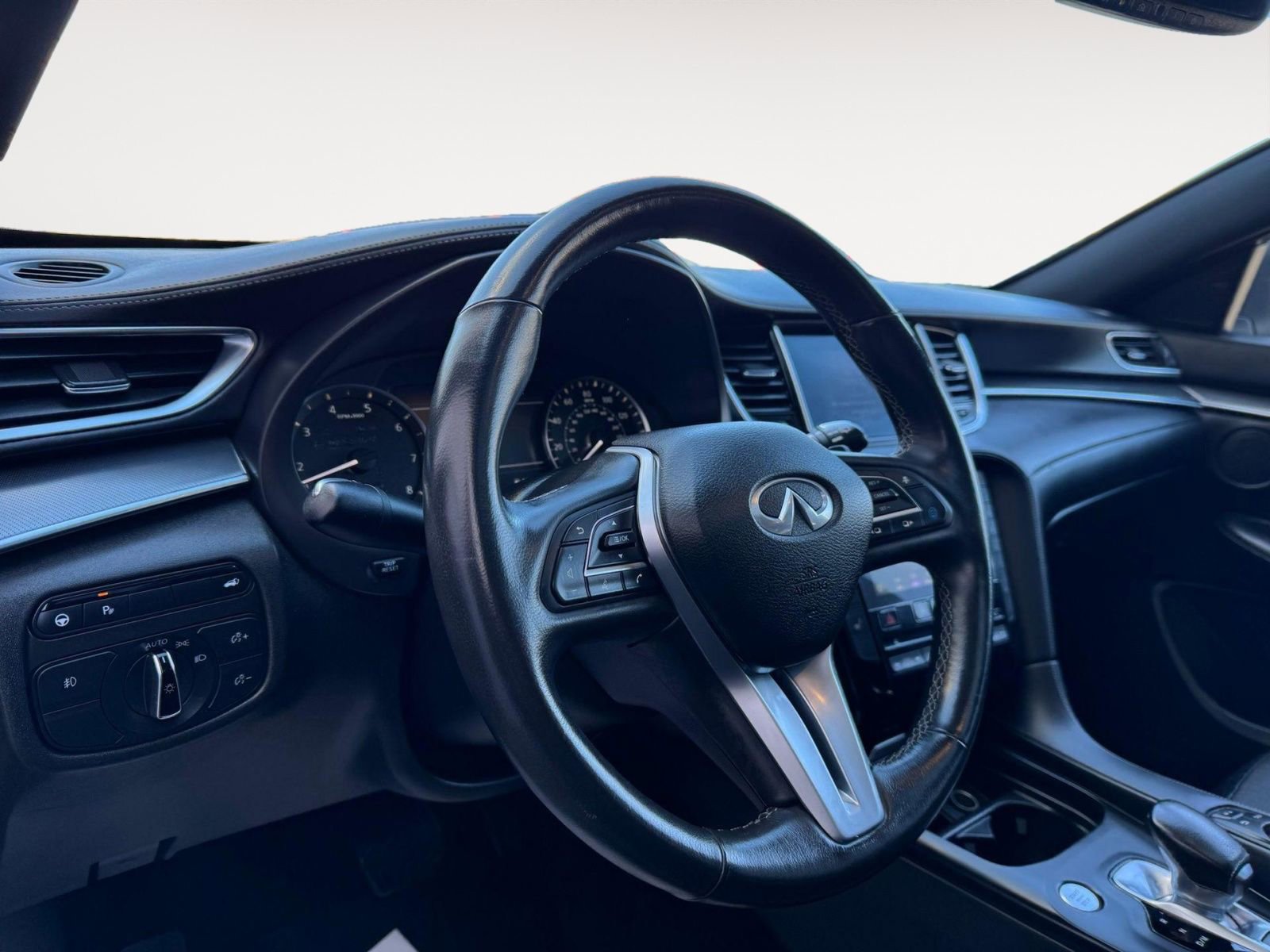 Used 2023 INFINITI QX55 Luxe image 8