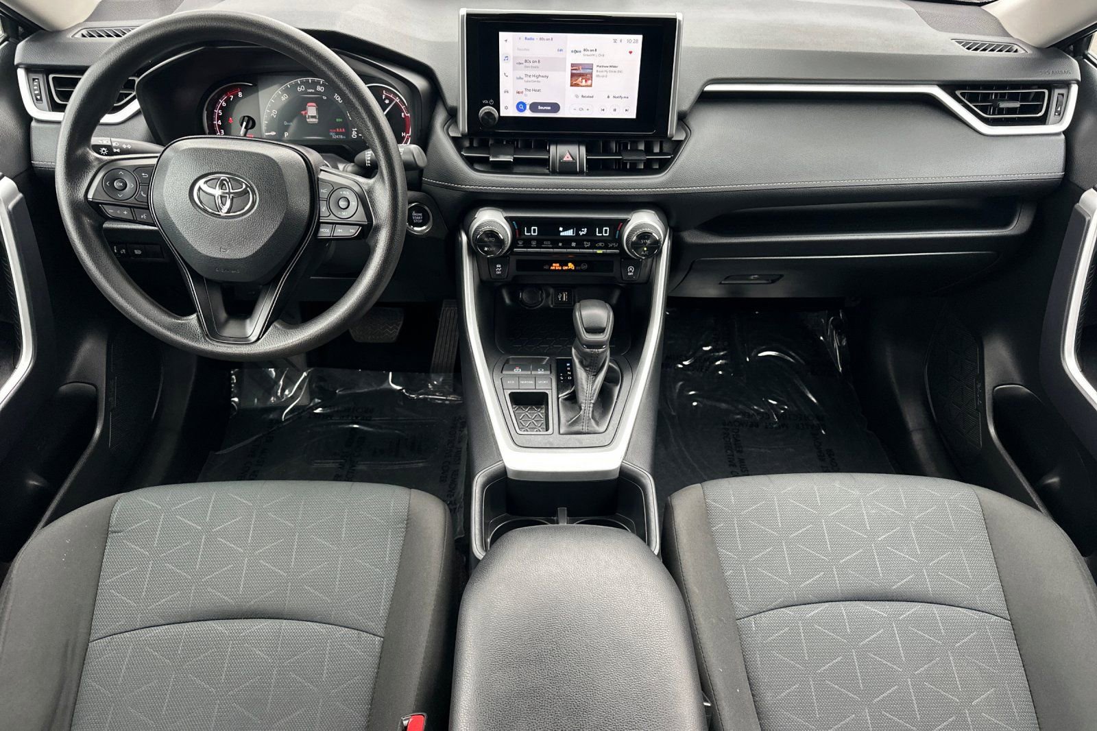 Used 2025 Toyota RAV4 XLE FWD image 16